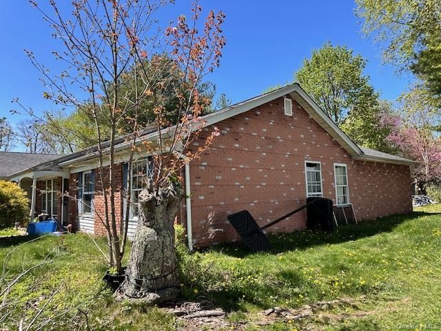 5 Orleans Green, Coram, NY 11727