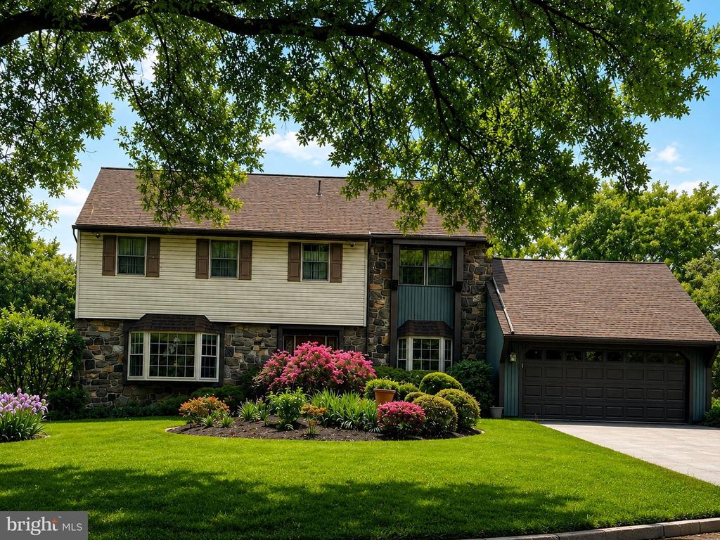 36 AVERSTONE CT, Holland, PA 18966