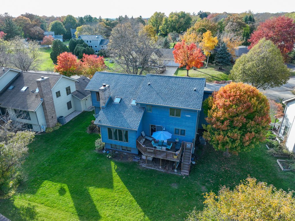 973 Duvall Drive, Woodstock, IL 60098