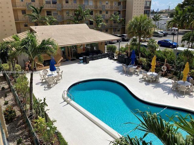 2145 Pierce Street 205, Hollywood, FL 33020