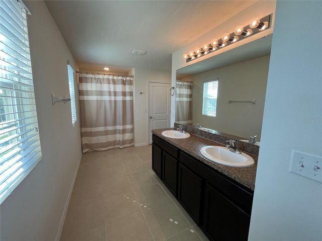 8212 BILSTON VILLAGE LANE, Gibsonton, FL 33534