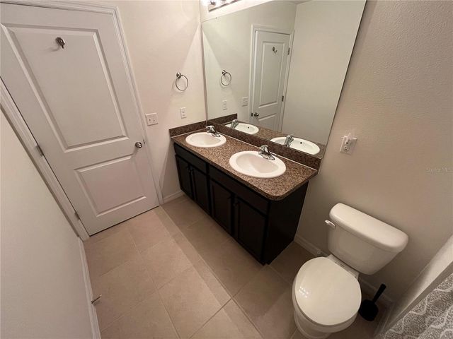 8212 BILSTON VILLAGE LANE, Gibsonton, FL 33534