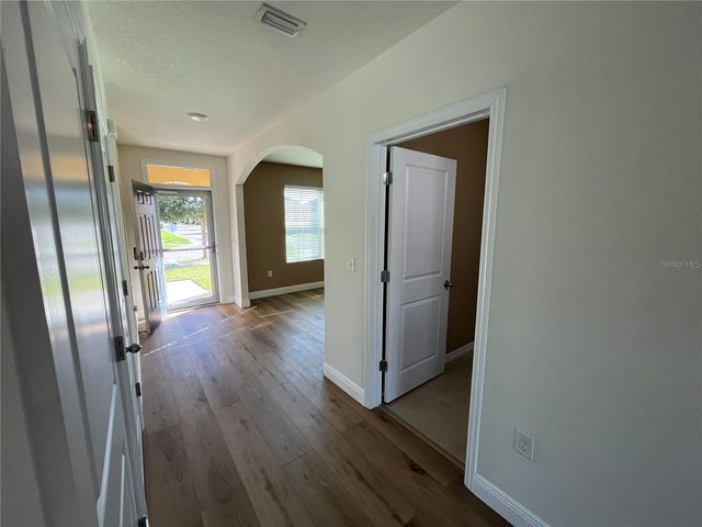 8212 BILSTON VILLAGE LANE, Gibsonton, FL 33534