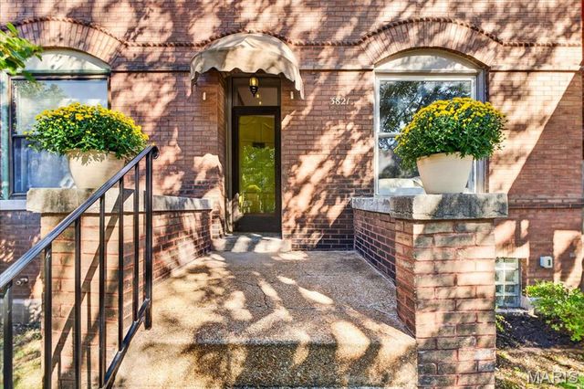 3821 Flad Avenue, St Louis, MO 63110