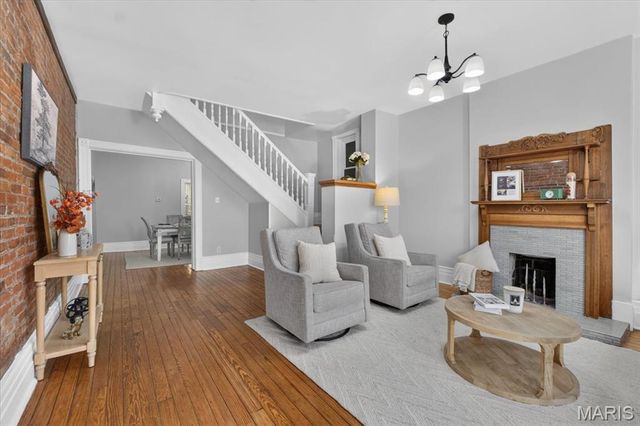 3821 Flad Avenue, St Louis, MO 63110