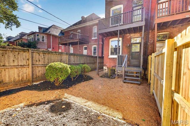 3821 Flad Avenue, St Louis, MO 63110