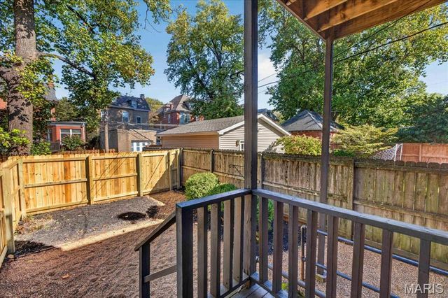 3821 Flad Avenue, St Louis, MO 63110