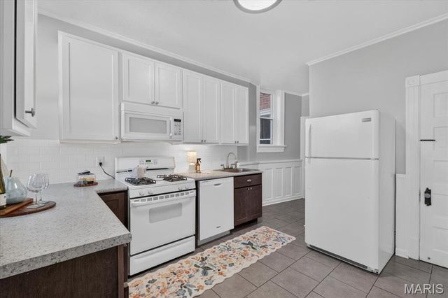 3821 Flad Avenue, St Louis, MO 63110