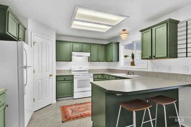 262 N Sunbird Ave, Kuna, ID 83634