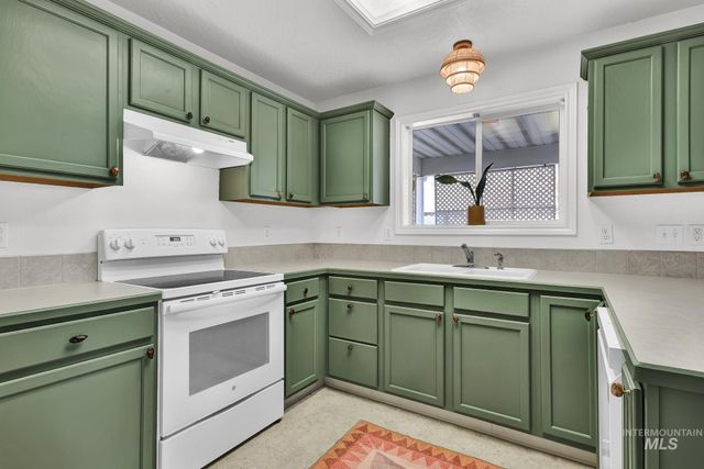 262 N Sunbird Ave, Kuna, ID 83634