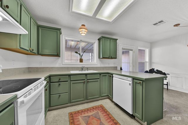 262 N Sunbird Ave, Kuna, ID 83634