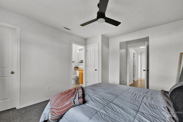 262 N Sunbird Ave, Kuna, ID 83634