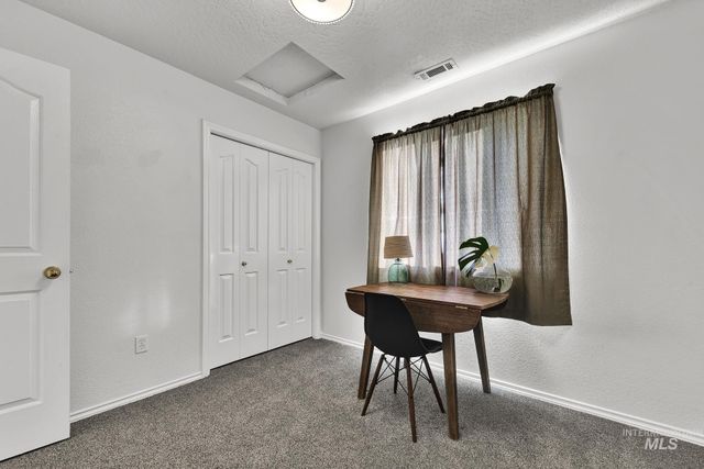 262 N Sunbird Ave, Kuna, ID 83634