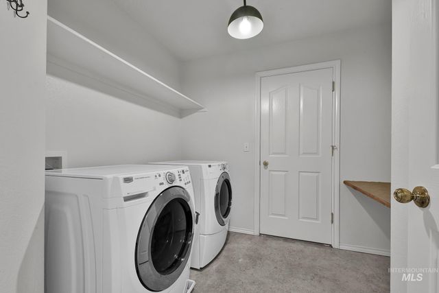 262 N Sunbird Ave, Kuna, ID 83634