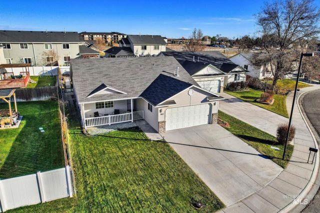 262 N Sunbird Ave, Kuna, ID 83634