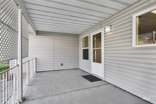 262 N Sunbird Ave, Kuna, ID 83634