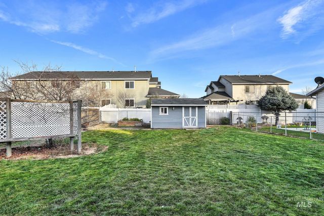 262 N Sunbird Ave, Kuna, ID 83634