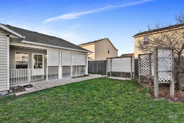 262 N Sunbird Ave, Kuna, ID 83634