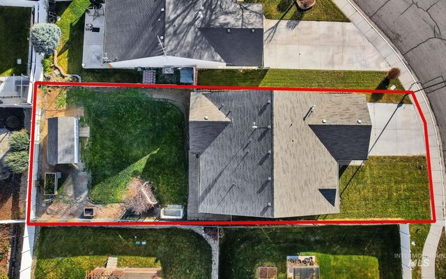 262 N Sunbird Ave, Kuna, ID 83634