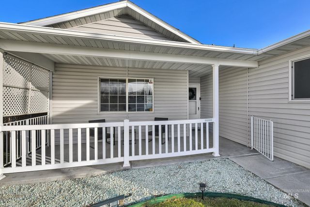 262 N Sunbird Ave, Kuna, ID 83634