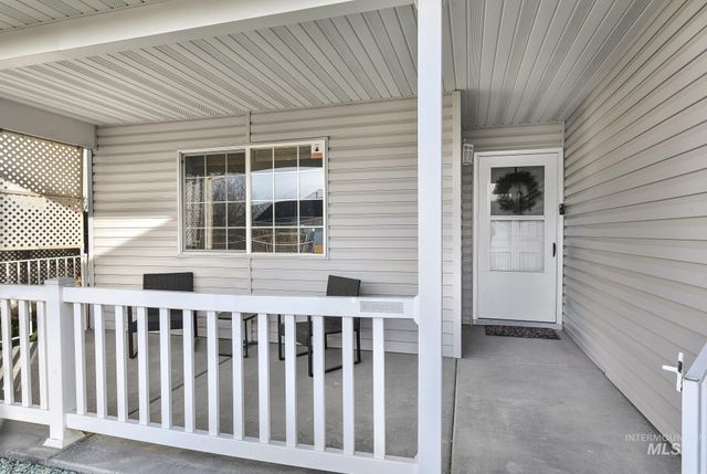 262 N Sunbird Ave, Kuna, ID 83634