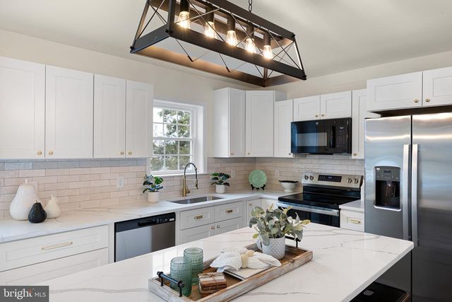 18 MCCLARY ST, Leipsic, DE 19901