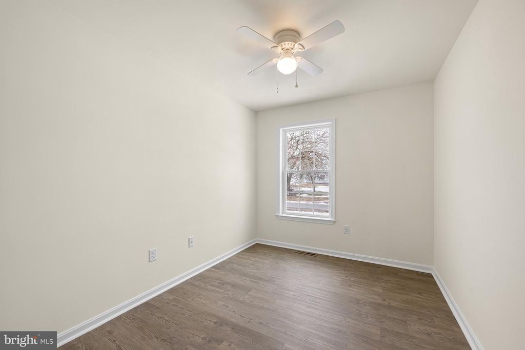 Image 22 of property listing at 18 MCCLARY ST, Leipsic, DE 19901