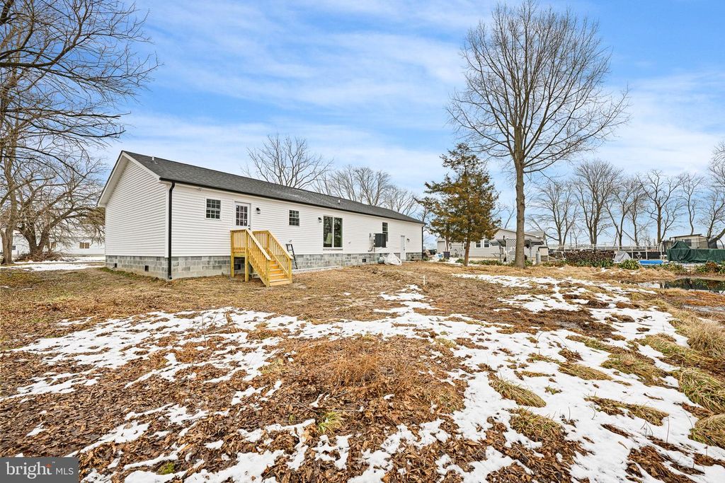 Image 24 of property listing at 18 MCCLARY ST, Leipsic, DE 19901
