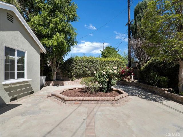 8150 Kelvin Avenue, Winnetka, CA 91306