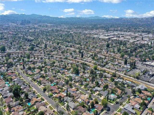 8150 Kelvin Avenue, Winnetka, CA 91306