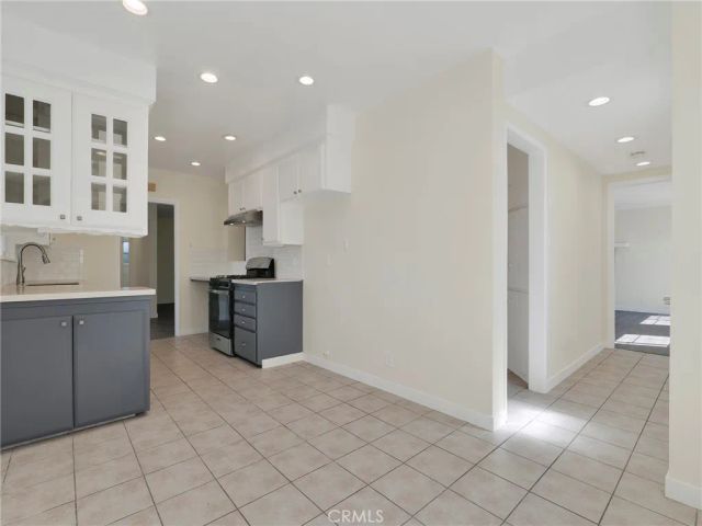 8150 Kelvin Avenue, Winnetka, CA 91306