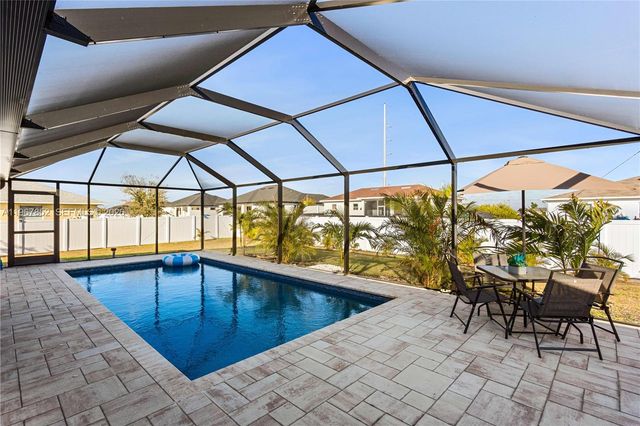 2013 NW Juanita Pl, Cape Coral, FL 33993