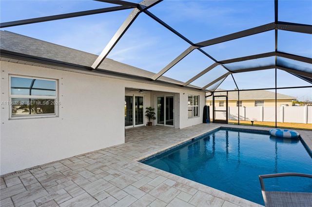 2013 NW Juanita Pl, Cape Coral, FL 33993