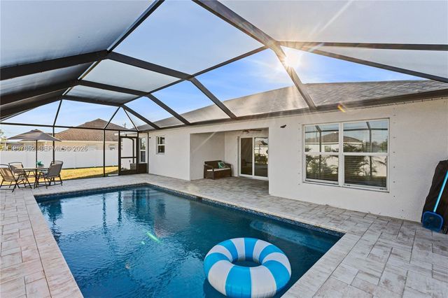 2013 NW Juanita Pl, Cape Coral, FL 33993