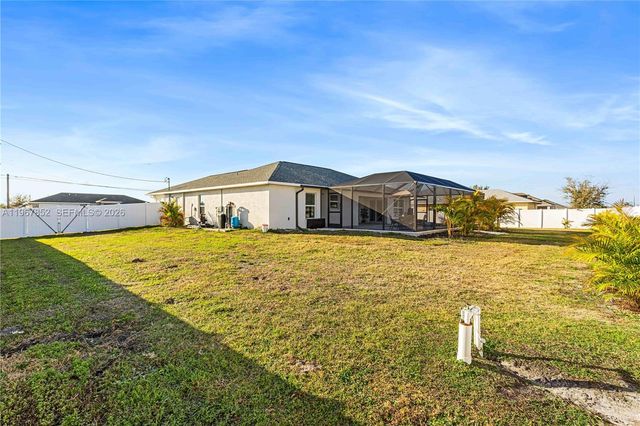 2013 NW Juanita Pl, Cape Coral, FL 33993