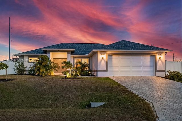 2013 NW Juanita Pl, Cape Coral, FL 33993