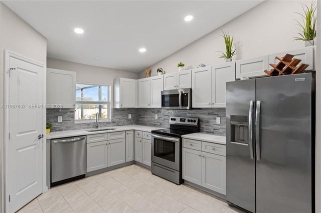 2013 NW Juanita Pl, Cape Coral, FL 33993