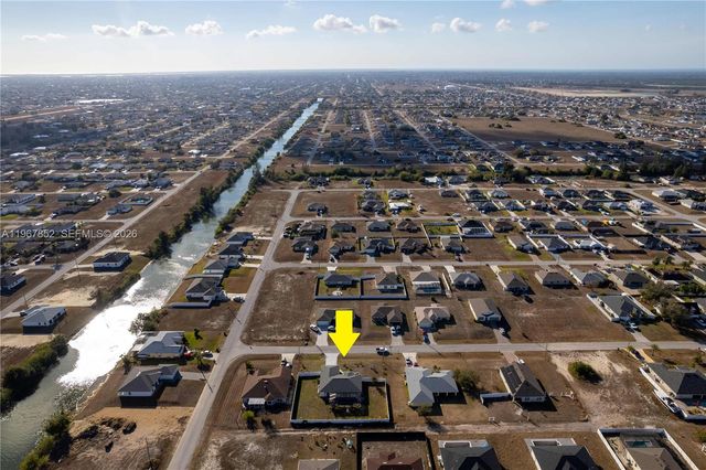 2013 NW Juanita Pl, Cape Coral, FL 33993