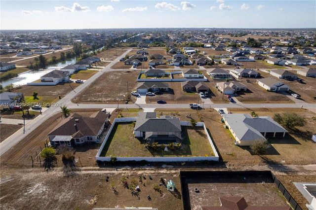 2013 NW Juanita Pl, Cape Coral, FL 33993