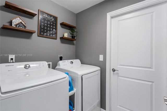 2013 NW Juanita Pl, Cape Coral, FL 33993