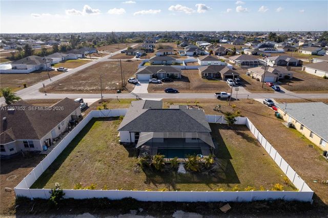 2013 NW Juanita Pl, Cape Coral, FL 33993