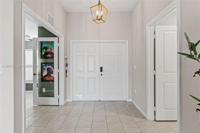 2013 NW Juanita Pl, Cape Coral, FL 33993