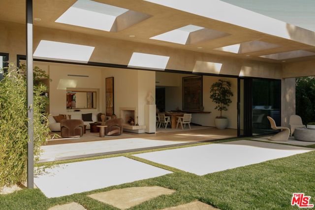 3565 Crownridge Drive, Sherman Oaks, CA 91403