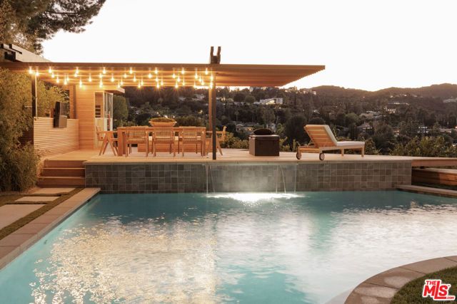 3565 Crownridge Drive, Sherman Oaks, CA 91403
