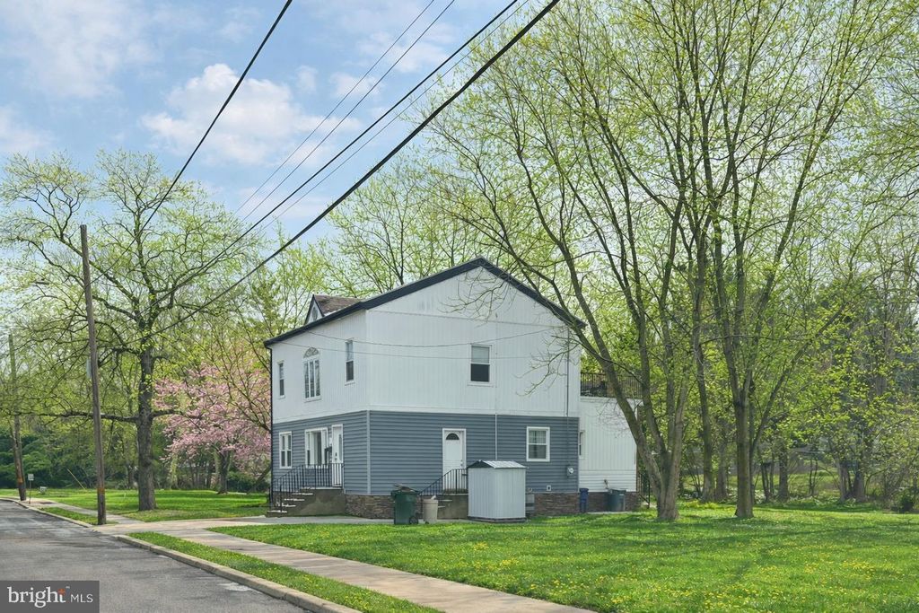 2972 MADISON AVE, Abington, PA 19001