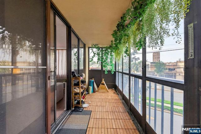 300 Winston L22, Cliffside Park, NJ 07010