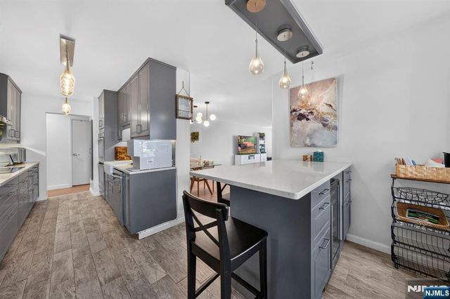 300 Winston L22, Cliffside Park, NJ 07010