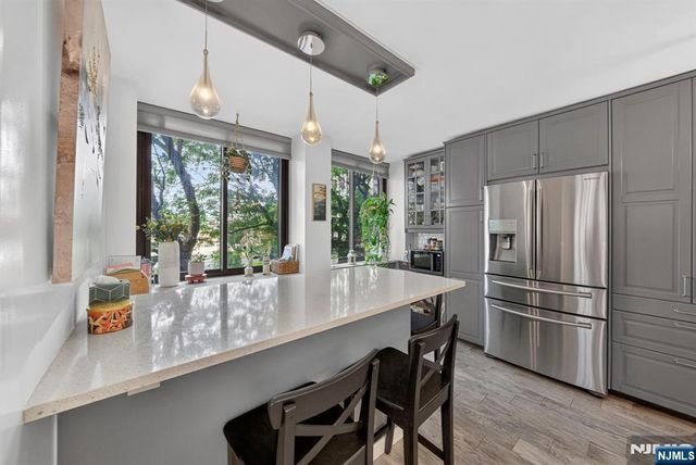 300 Winston L22, Cliffside Park, NJ 07010
