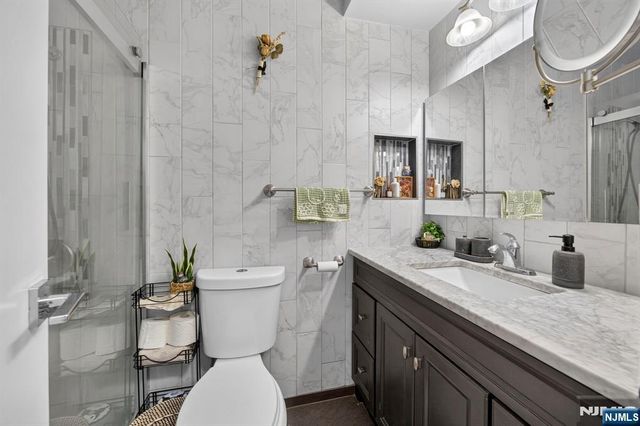 300 Winston L22, Cliffside Park, NJ 07010