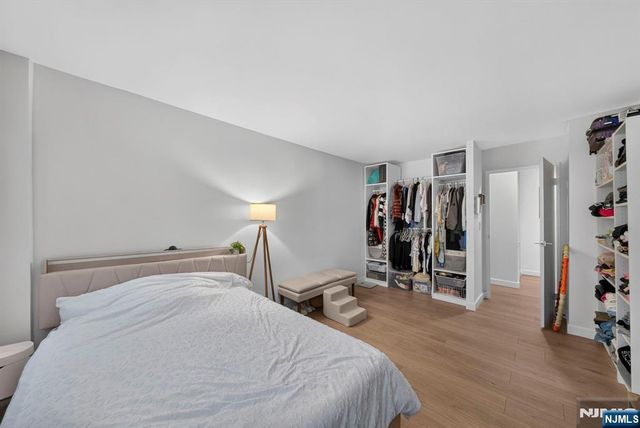 300 Winston L22, Cliffside Park, NJ 07010